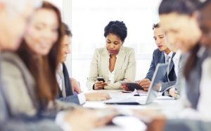 آیا توانمندسازی کارمندان و تفویض اختیار به آنها همیشه مفید خواهد بود؟